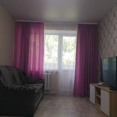 Подобово Квартира В Центрі Міста Konotop Exterior foto